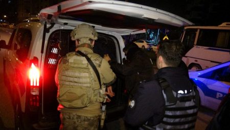 İzmir’de ruhsal problemleri olan genç hastaneden randevu almayınca havaya ateş etti