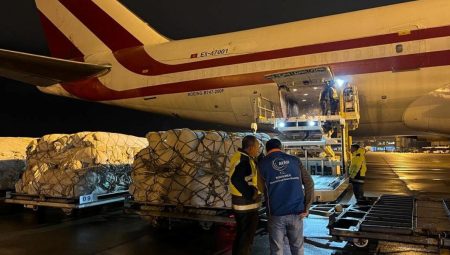 Pakistan’dan zelzele bölgelerine yardım sürüyor