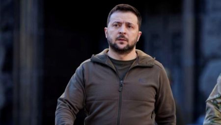 Rusya ile savaşan Ukrayna’da Devlet Lideri Zelensky kritik kararlara imza attı