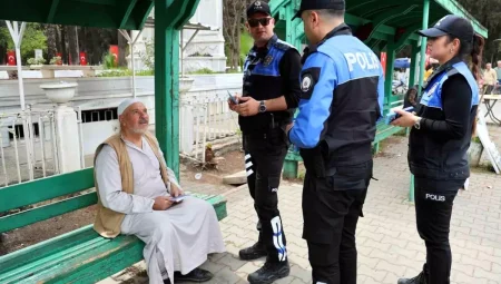 Adana’da Mezarlıkta Geçersiz Hoca Kontrolü