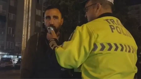 Adana’da Alkollü Motosiklet Şoförü Denetimde Güç Anlar Yaşattı