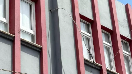 Adana’da Klima Takarken Düşen Genç Adam Hastaneye Kaldırıldı