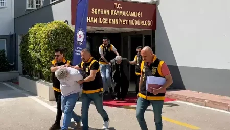 Adana’da Ruhsatsız Silah Operasyonu: 5 Tabanca, 3 Av Tüfeği Ele Geçirildi