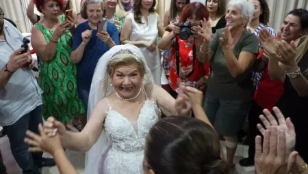 Beyaz Gelinlik Giyme Hayaliyle Yaşayan Yaşlı Bayan Meyyit Bulundu