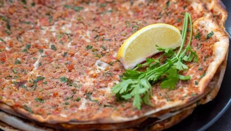 Fethiye’de tatilcilere bin 450 liralık lahmacun satışı