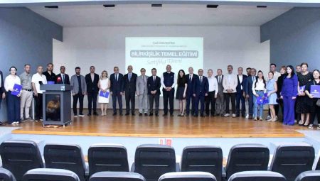 Uzmanlık temel eğitimini tamamlayan 42 kursiyerlere sertifikaları verildi